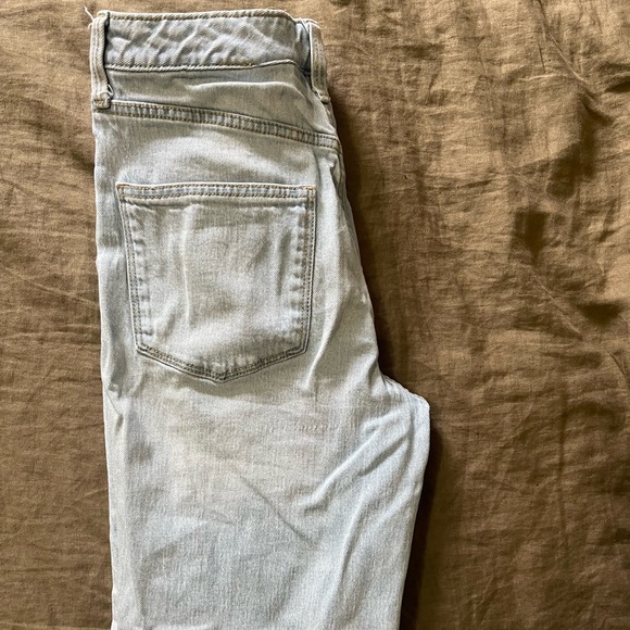 Universal Thread High Rise Jeans Size 6/28 - Picture 4 of 5